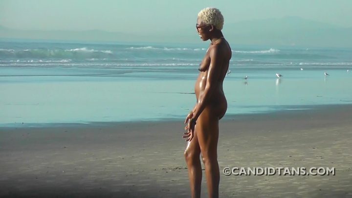 Candid Tans HD Nude